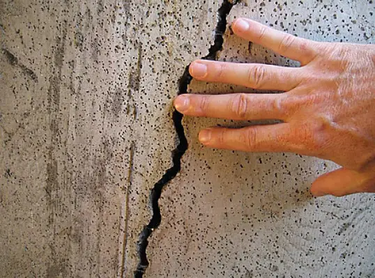 large concrete cracks for repairing